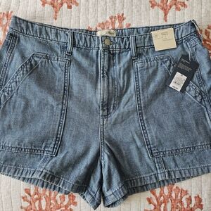 Universal Thread Blue Jean Shorts Relaxed Fit $20 OBO
